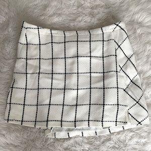 Black and white plaid skirt
